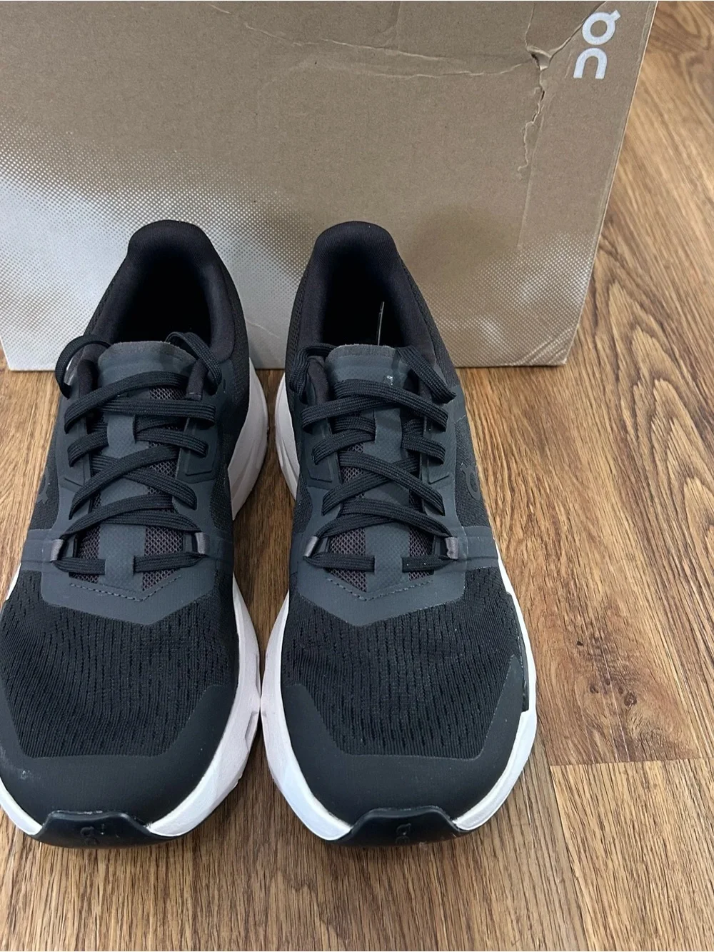 ON CLOUDPULSE black athletic training running lace up shoes sneakers sz 8 new